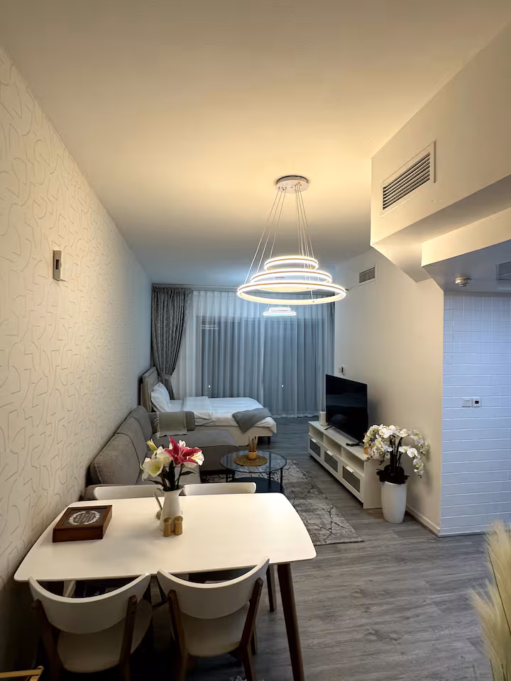 Want a Stay in Dubai? Huge Luxury Studio in Marina This August
