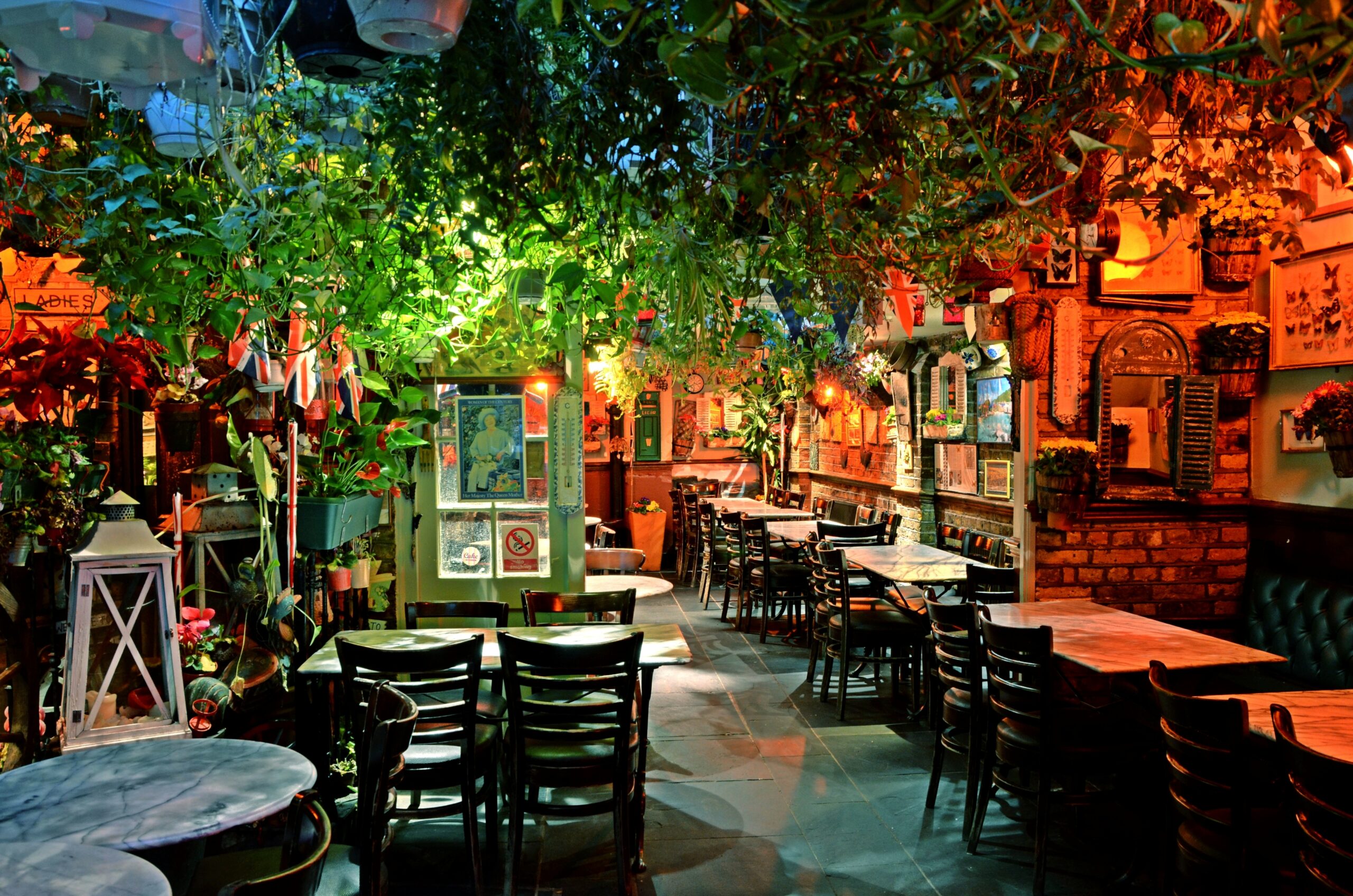 The Churchill Arms: Kensington’s Flower-Covered Pub With a Thai Restaurant Inside