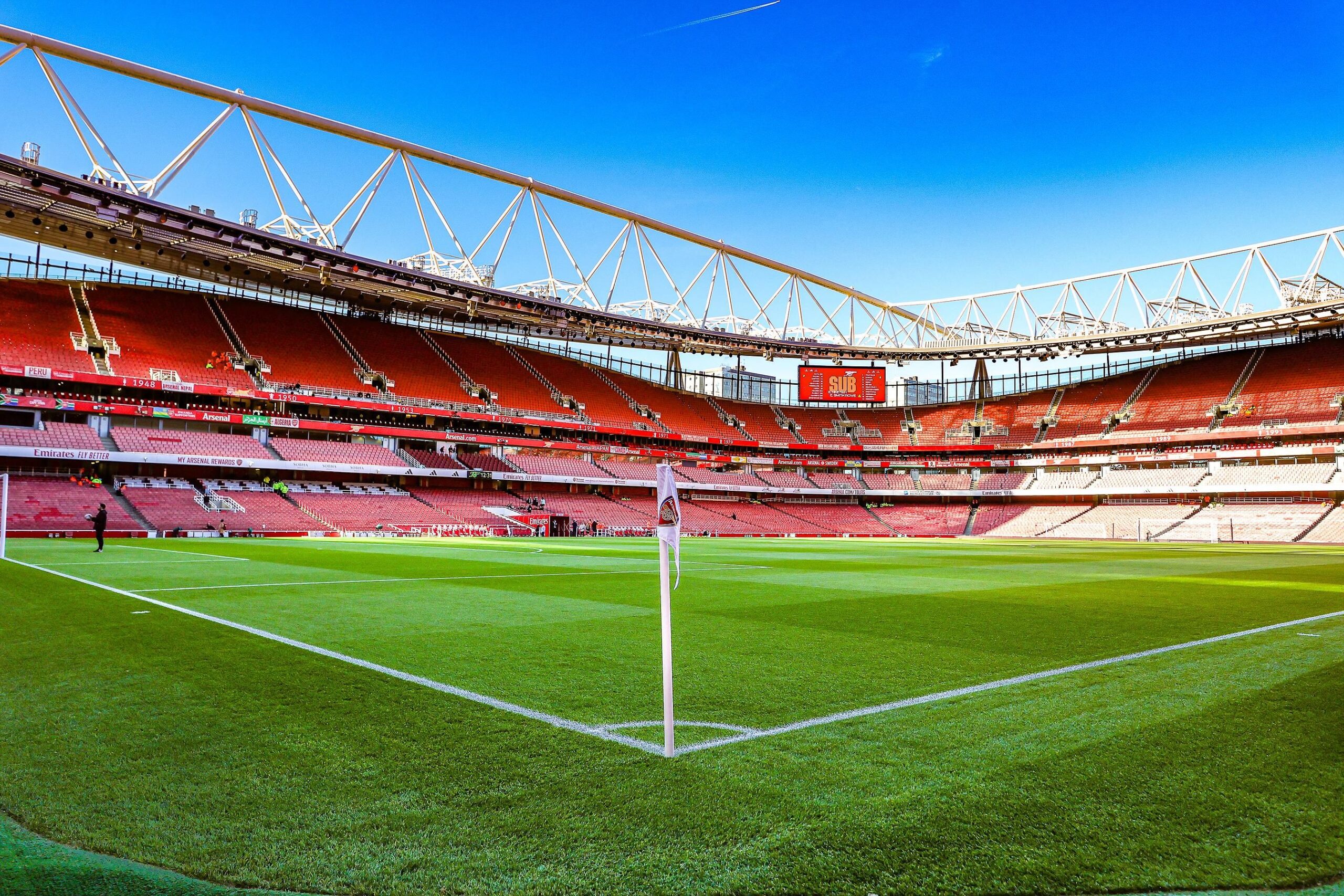 Arsenal vs Leeds Preview Gunners Aim to Bounce Back Against Unbeaten Whites