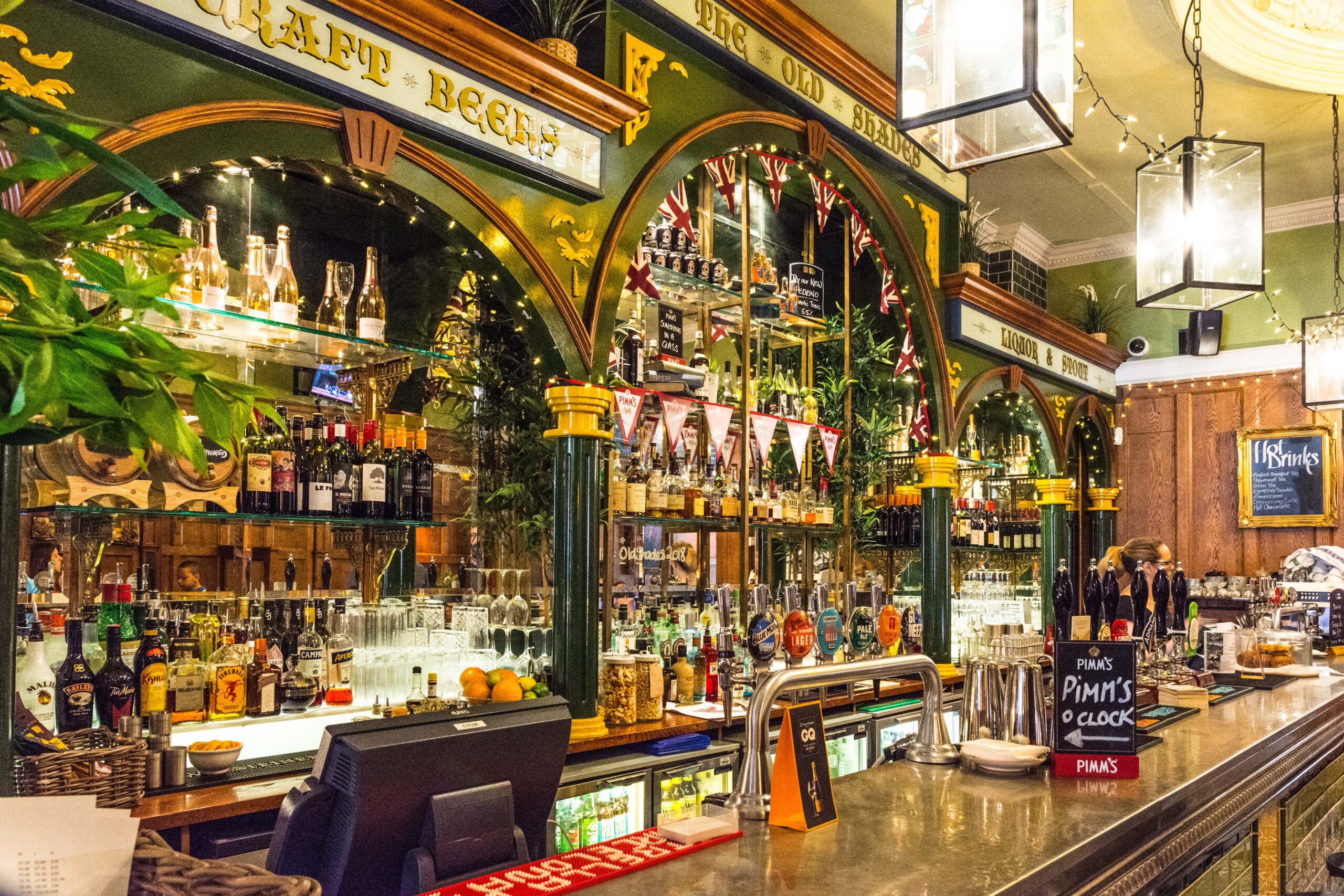 7 Best Pubs in London, Ranked by Google Reviews